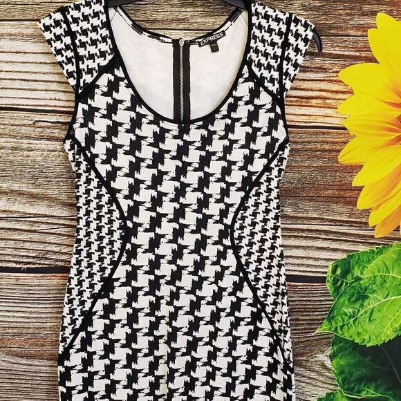Express midi black/ white dress Size 4 Pre-owned - Picture 3 of 4
